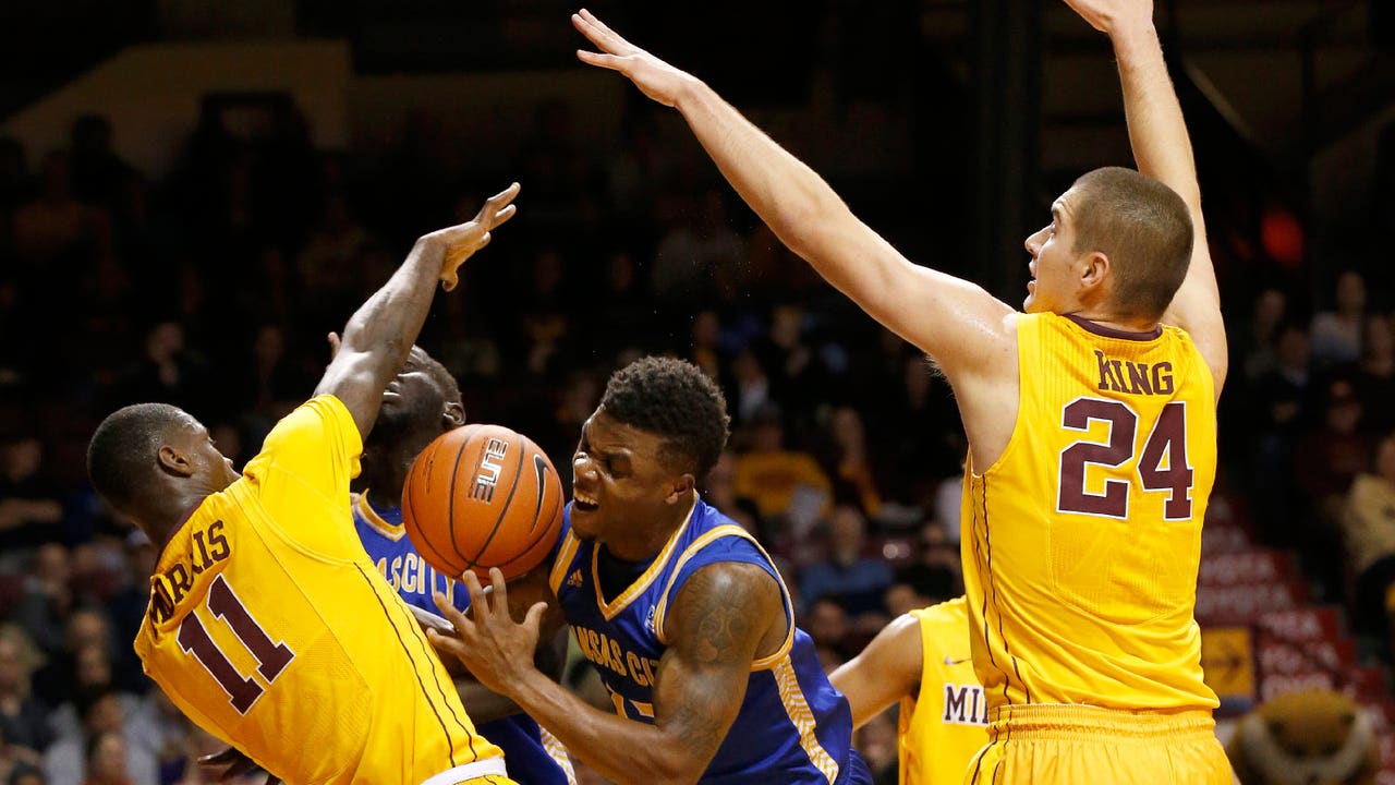 Pitino's Gophers surge past UMKC in second half